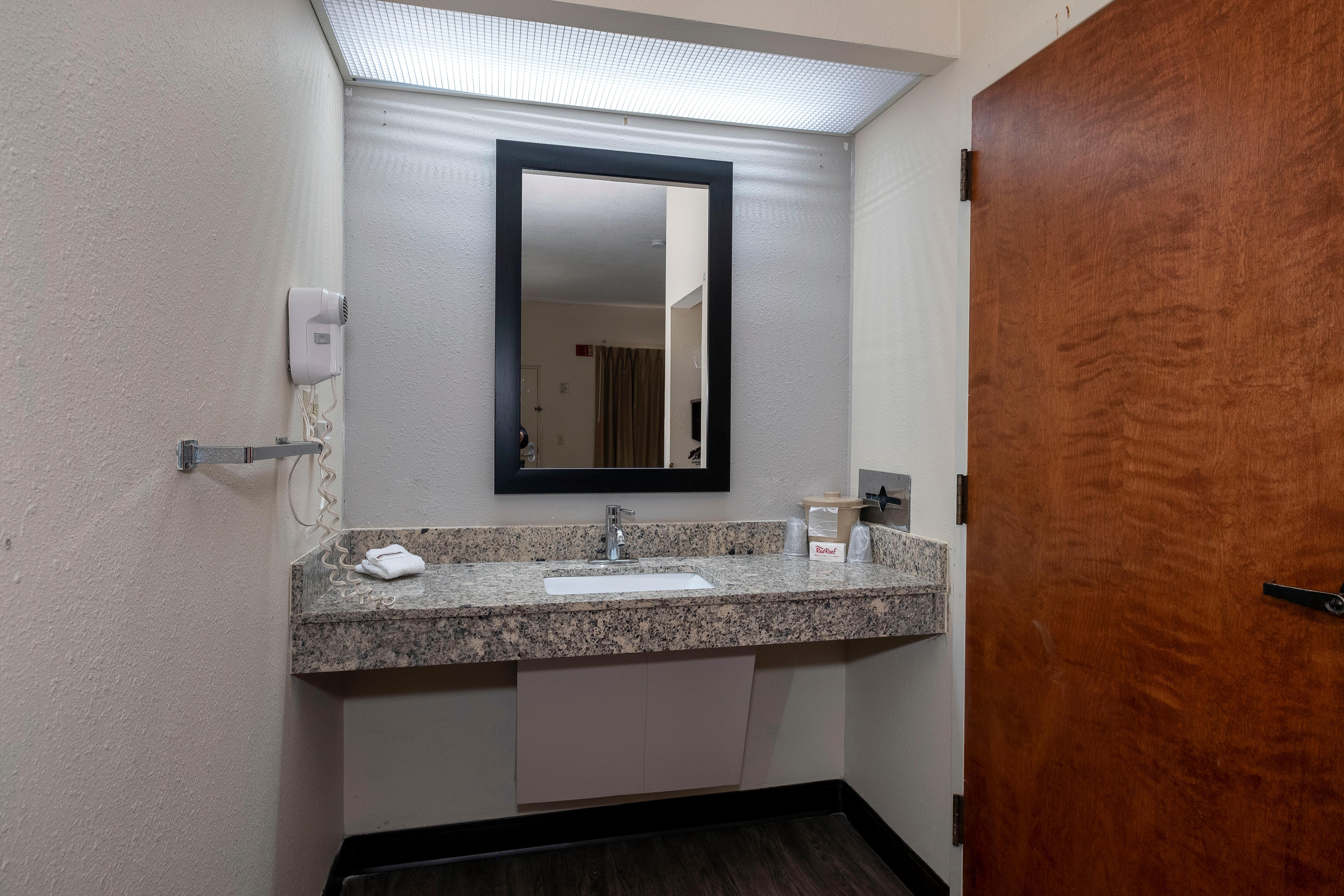 Red Roof Inn Prattville Exterior photo